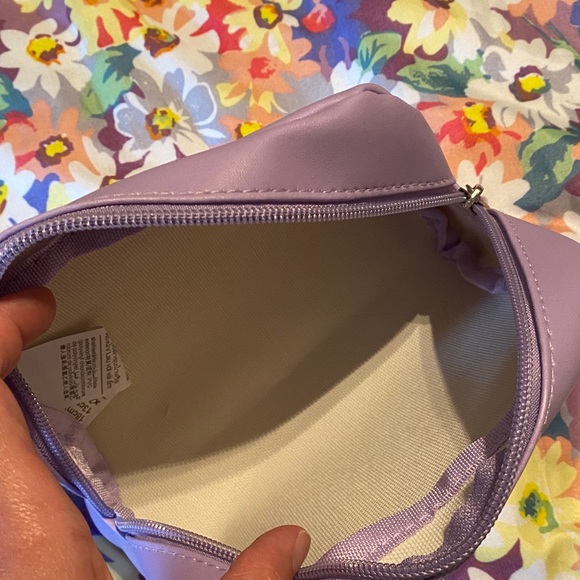 Purple Snoopy Cosmetic Bag - Picture 2 of 3